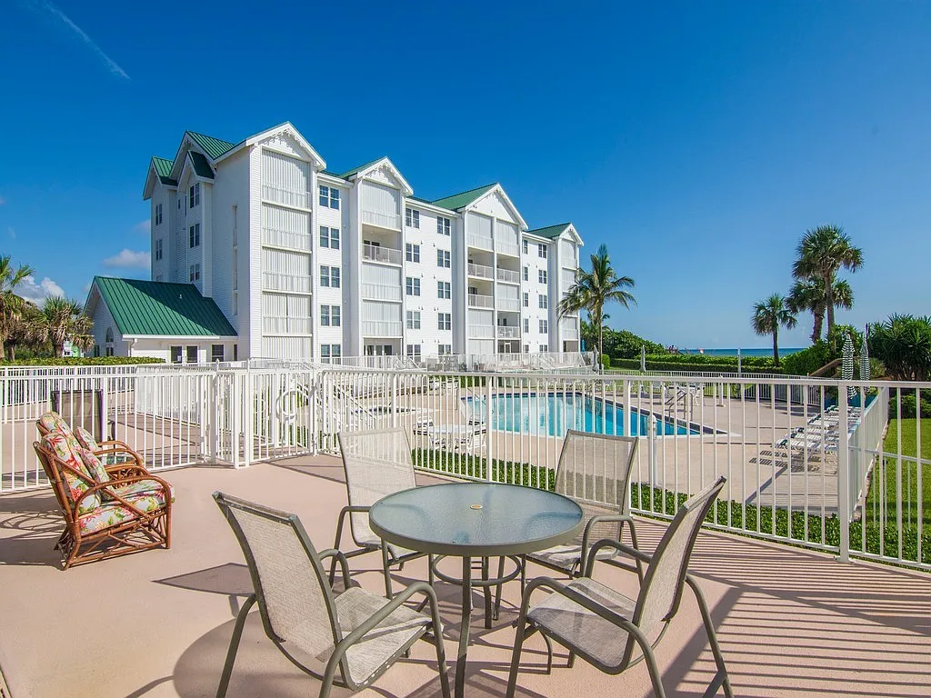 2700 Ocean Dr — Photo 1