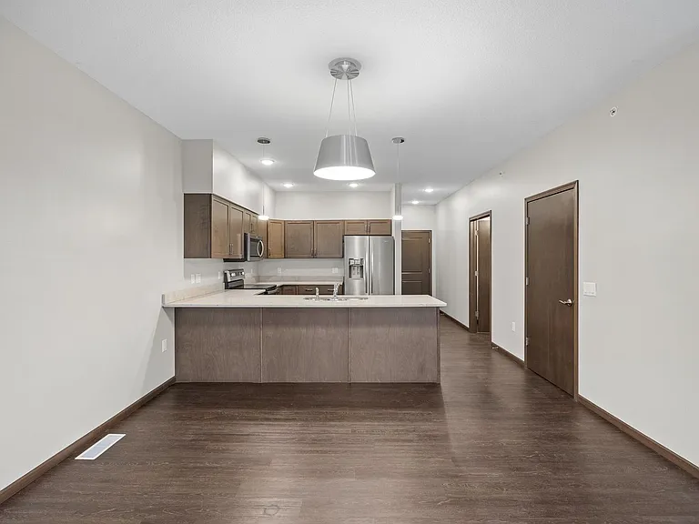 457 2nd Ave SW — Photo 5