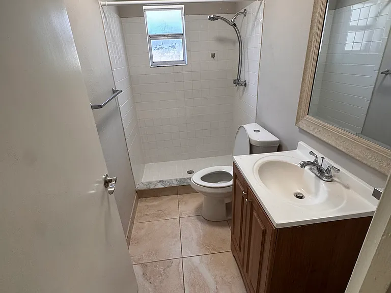 7504 N Thatcher Ave — Photo 24