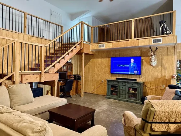27212 E 307th St, Harrisonville, MO 64701