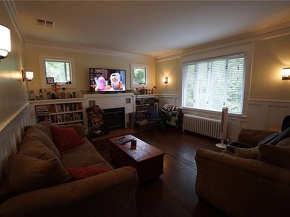 5th image of 43 Oak Ave