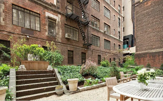 Sold by Compass | media 9