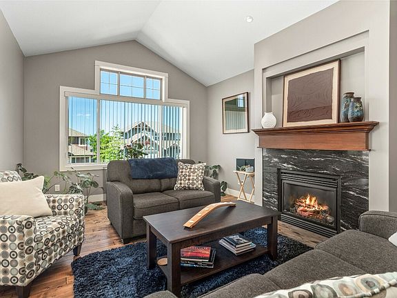 3rd image of 757 Crozier Ave