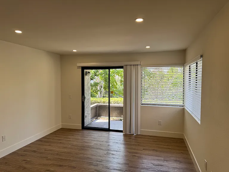 22741 Lakeway Dr #367 — Photo 8