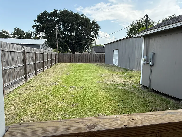 422 Avenue D — Photo 13