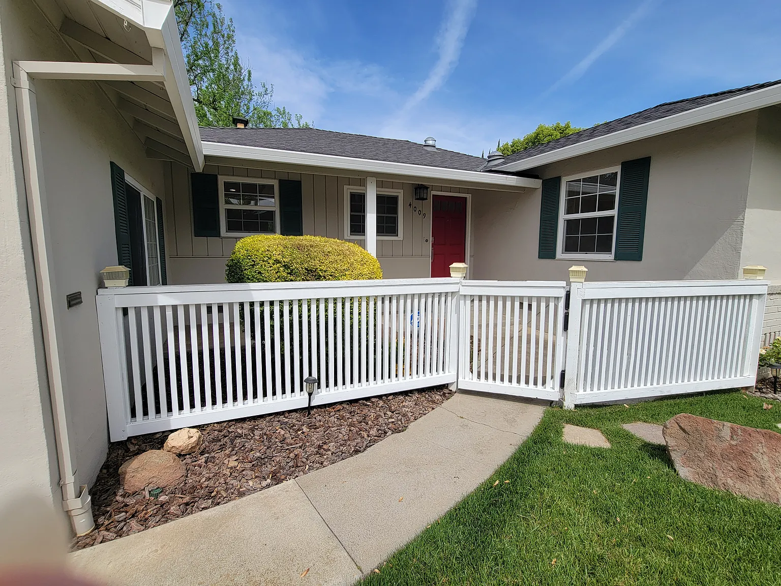 4009 Esperanza Dr photo 1