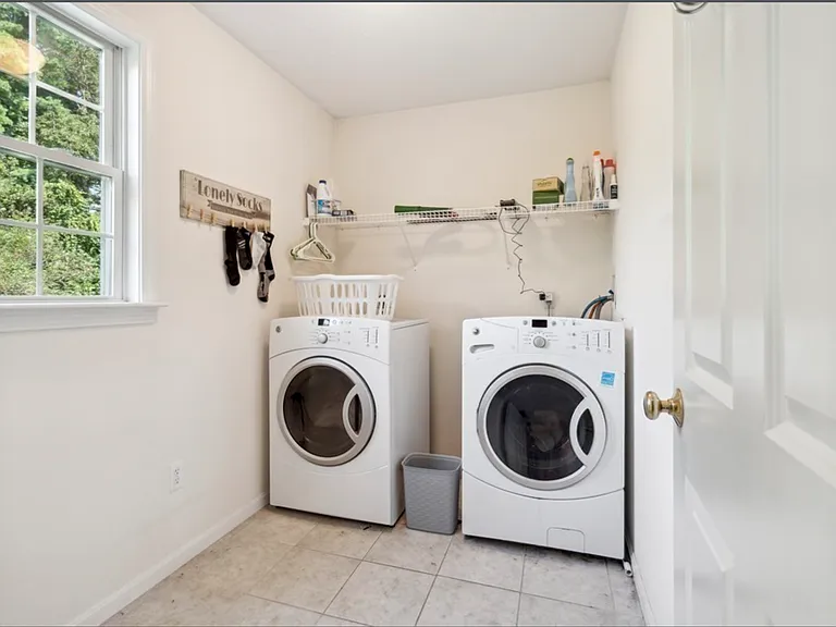 47 Skyview Dr — Photo 6