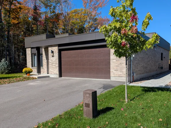 160 Sugarbush St, North Bay, ON P1C 1M8