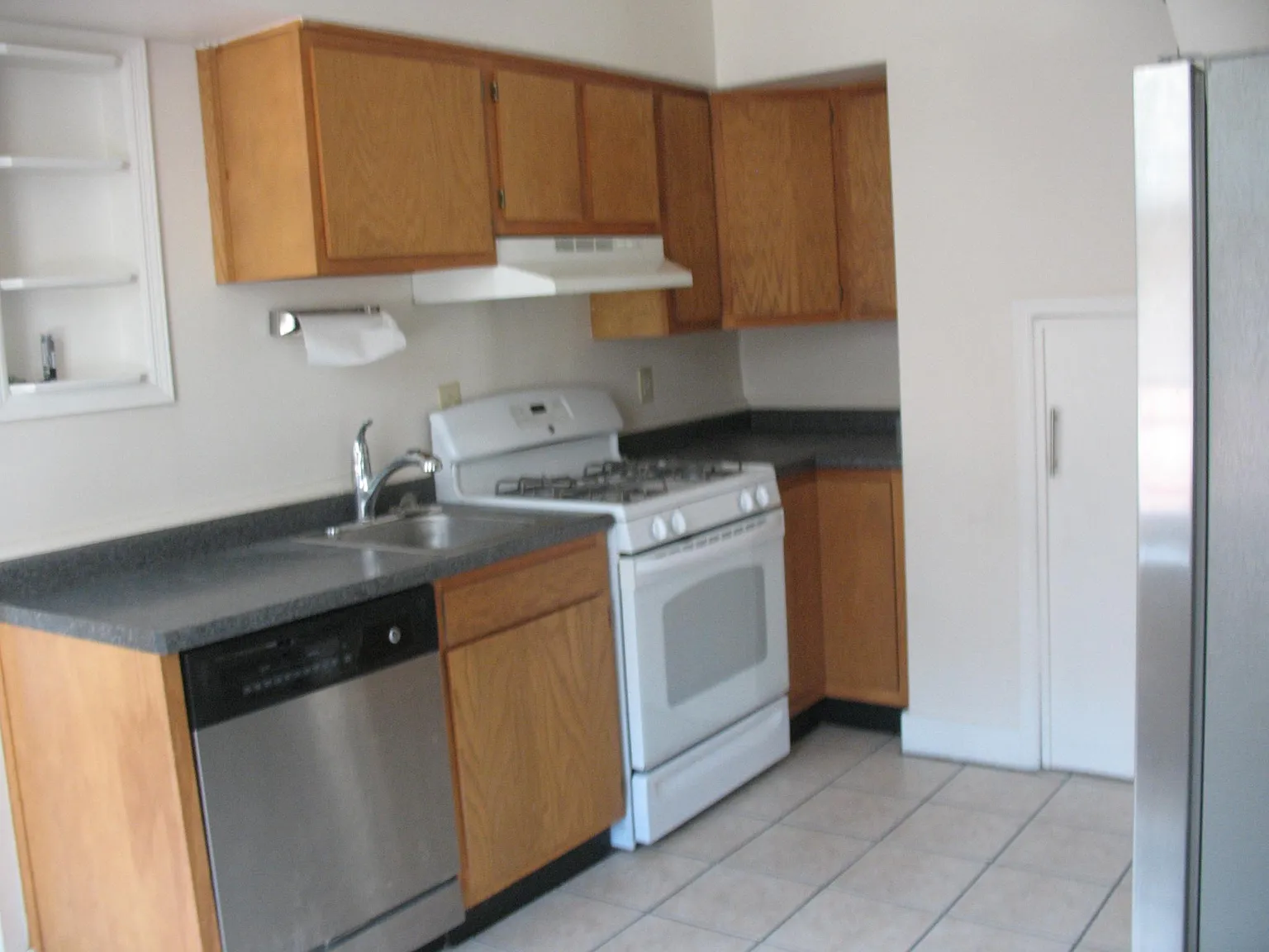 218 E Rochelle St — Photo 2
