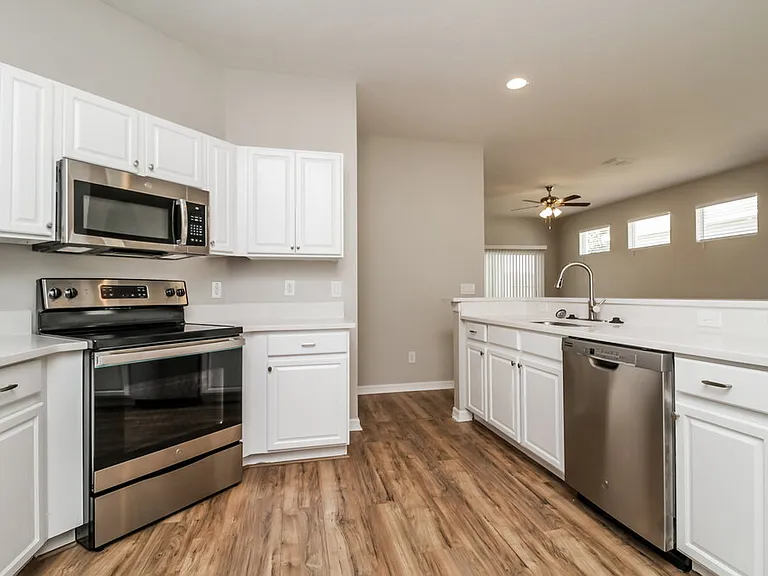 1237 Kellogg Dr — Photo 7