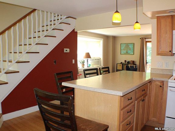 5th image of 34 Walton Ln