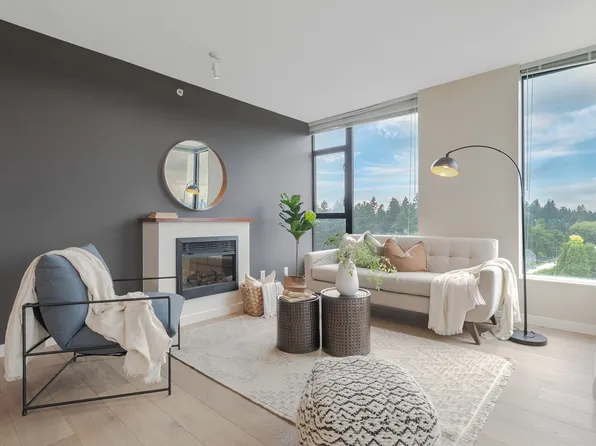 15 E Royal Ave #2203, New Westminster, BC V3L 0A9