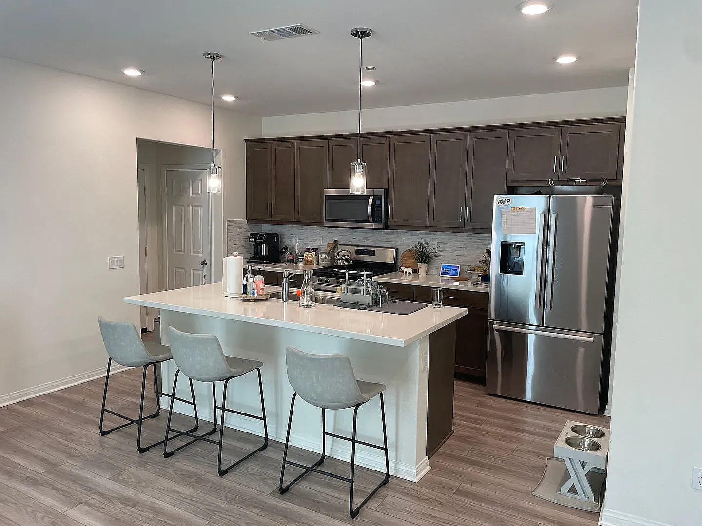 3 bed, 2.5 bath, 1590 sqft, $4,050 — Photo 2