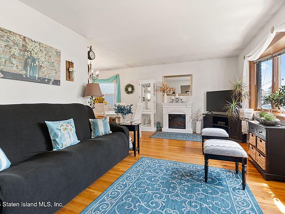 3rd image of 95 Park St