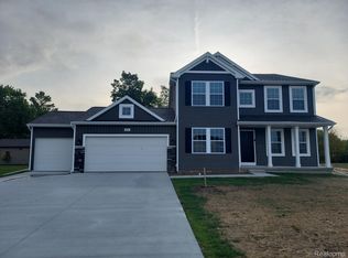 6081 Cousins Dr, Swartz Creek, MI 48473