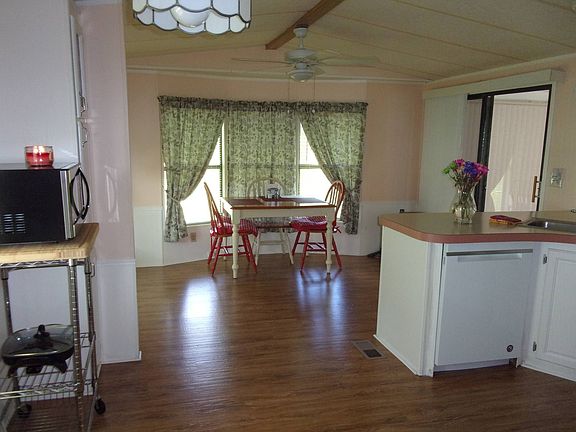 3rd image of 7121 Harbor View Dr #36