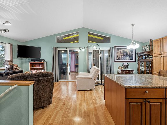 5th image of 103 Tamarack Woods Dr