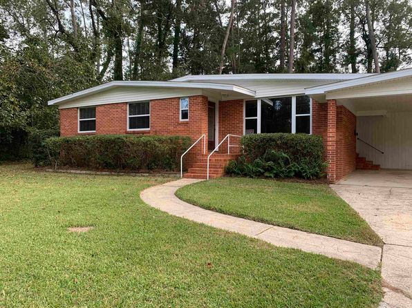 1915 Sunset Ln