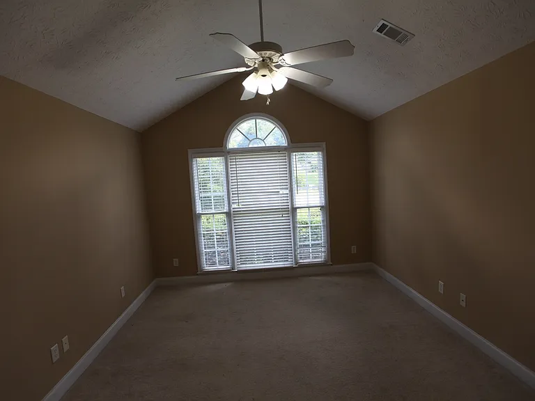 1704 Stone Pointe Dr — Photo 8