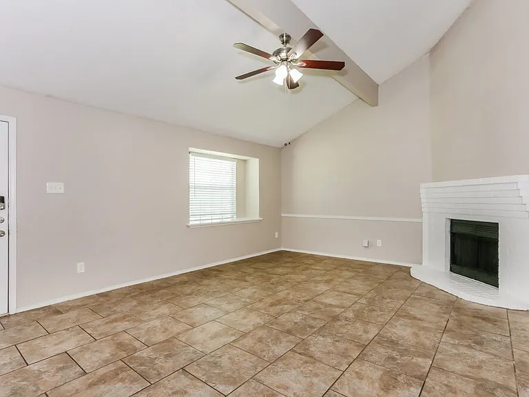 5532 Four Winds Dr — Photo 3