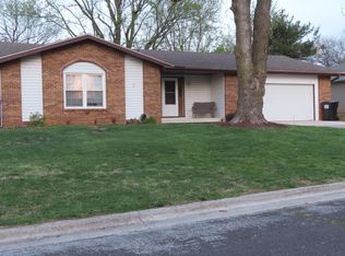 2610 N Clayton Ave, Springfield, MO 65803