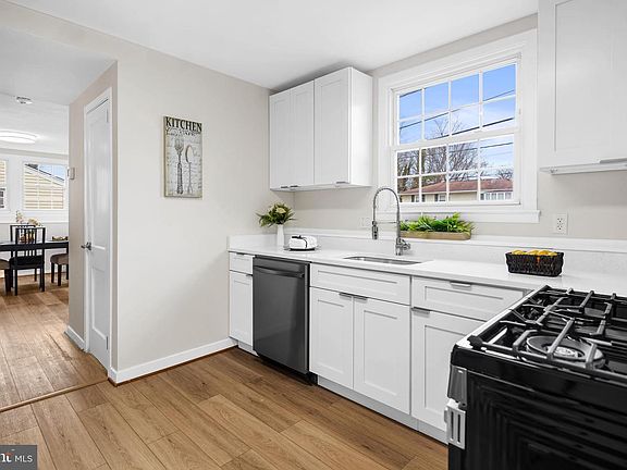 5th image of 404 Kerby Hill Rd