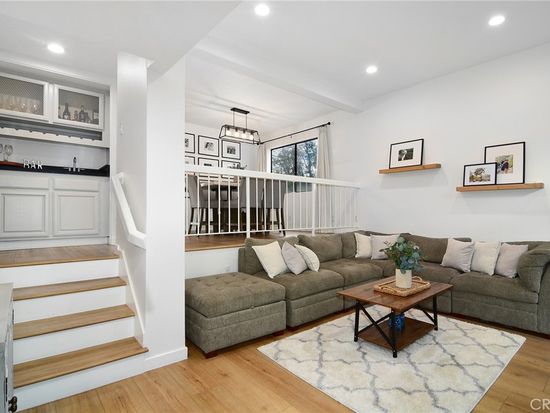 18741 Hatteras St Unit 1, Tarzana, CA 91356