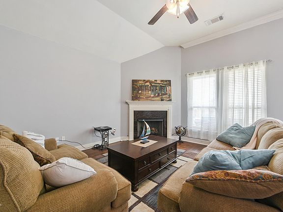 5th image of 103 Victoria Lights Ln