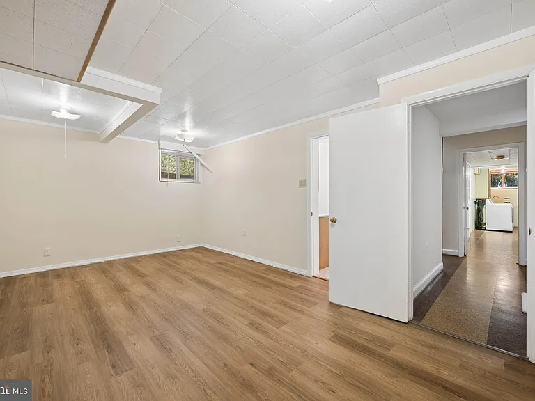 7016 Hopewood St — Photo 56
