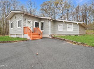 232 Traverse Rd, Dingmans Ferry, PA 18328