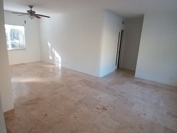 3rd image of 727 NE 16th Ave
