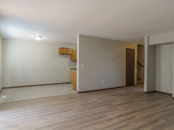 205 3rd St