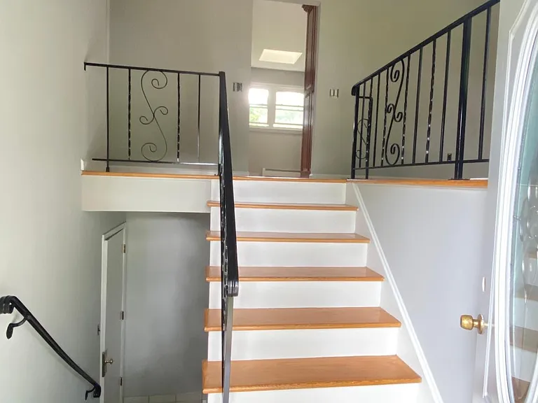 25 Cottage Pl — Photo 14