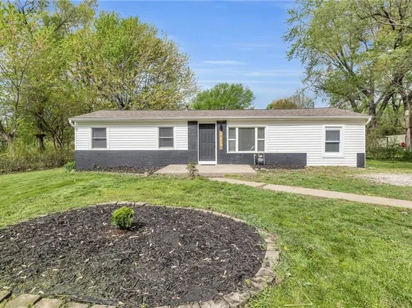 17116 Chula Vista Dr, Belton, MO 64012