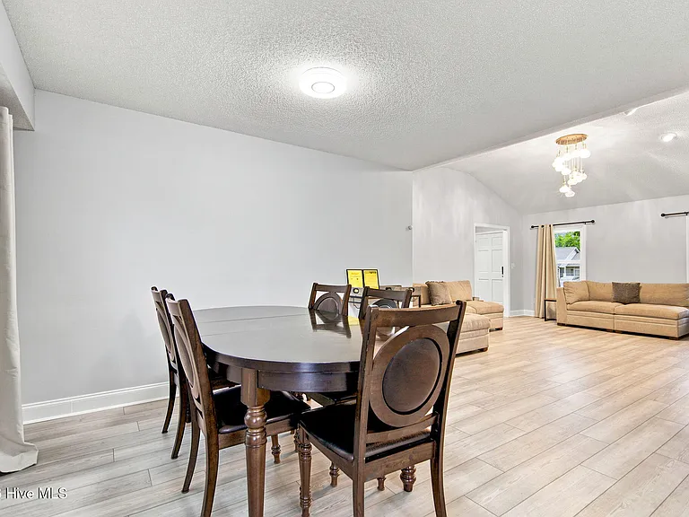 7228 Quail Woods Rd — Photo 8
