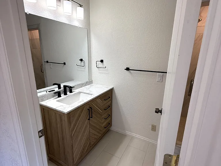 2506 W Grandview Dr — Photo 52