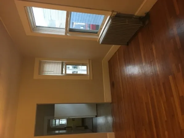 215 Banks St #2, Cambridge, MA 02138