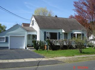 250 Lynne Pl, Bridgeport, CT 06610