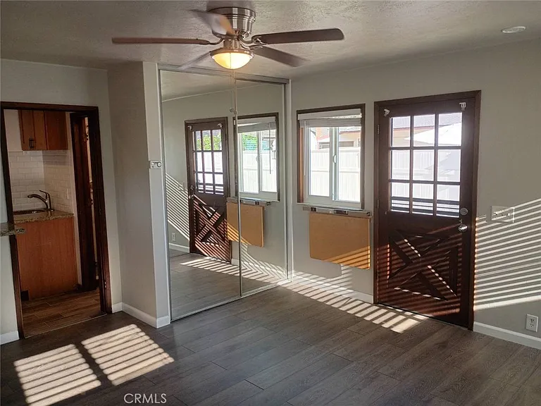 947 E Cypress Ave — Photo 6