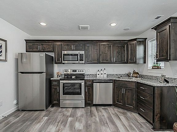 20-Kitchen