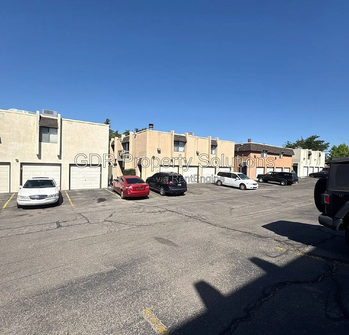 2 bed, 1.5 bath, 977 sqft, $1,300 — Photo 3