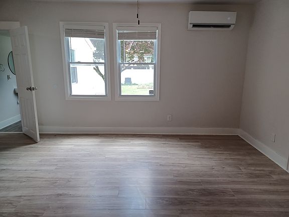 5th image of 78 Farragut St