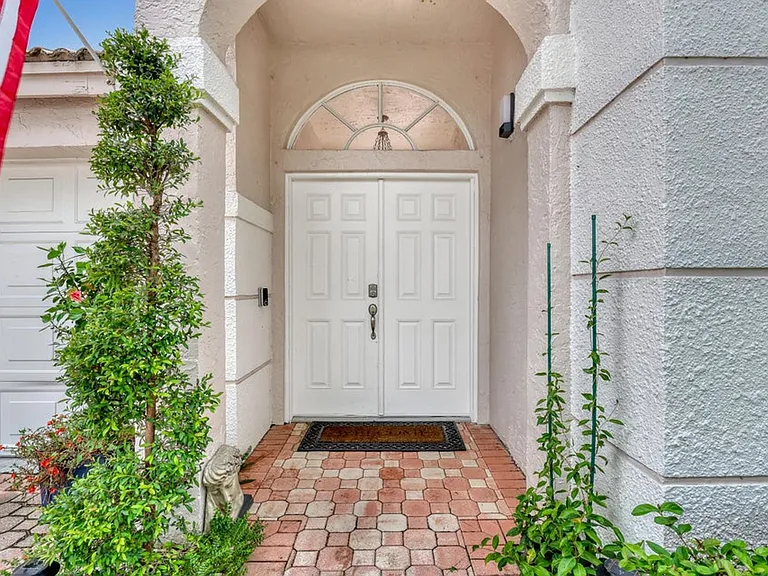 2076 Cezanne Rd — Photo 17