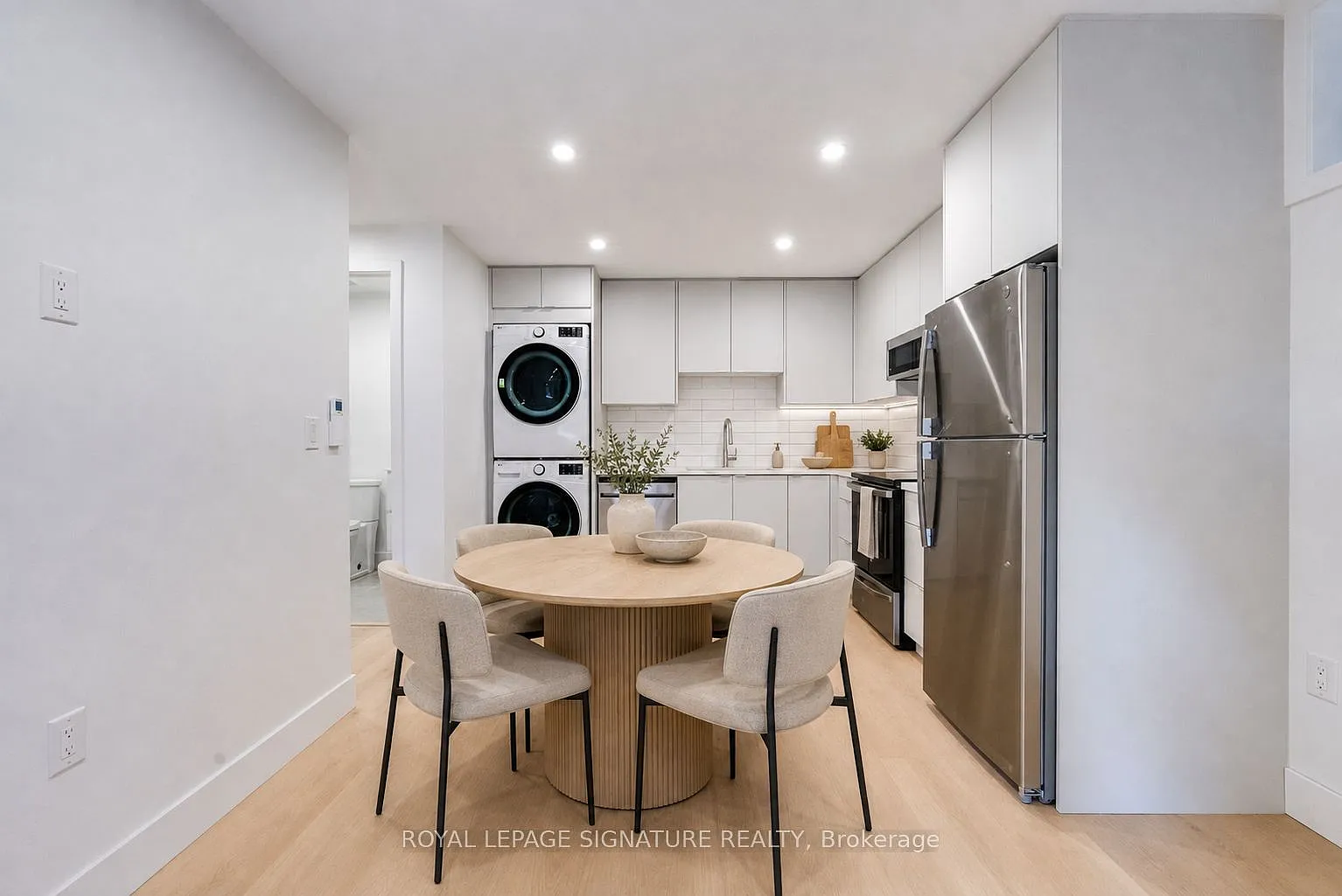 390 Palmerston Blvd — Photo 2