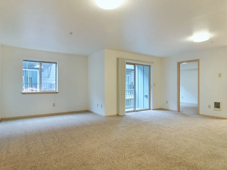 Hays Apartments — Photo 35
