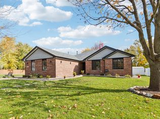 613 Superior Dr, Romeoville, IL 60446