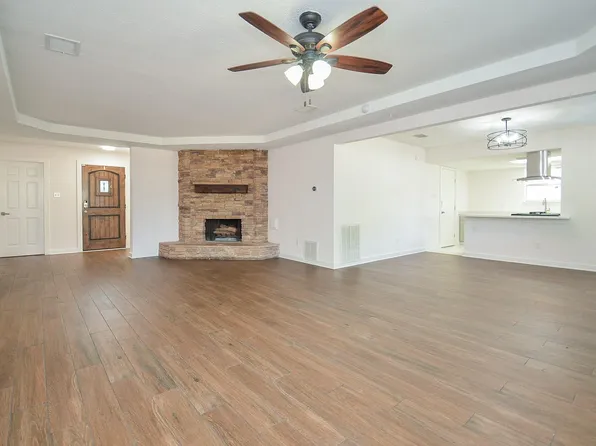 3722 Brier Gardens Dr, Houston, TX 77082