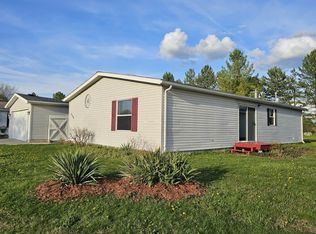 229 Cadgewith Blvd E, Lansing, MI 48906