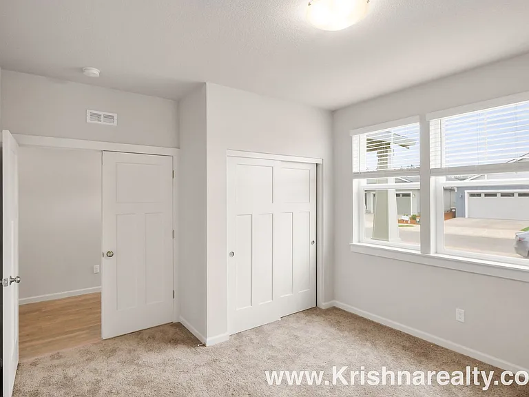 1115 S 32nd Ave — Photo 4