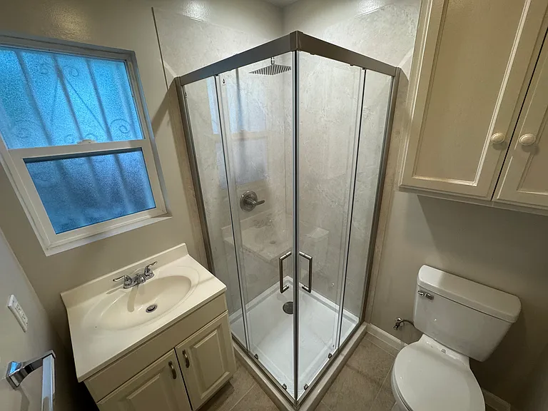 11326 S Truro Ave #1 — Photo 4